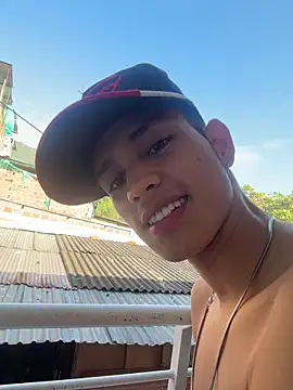 Snapshot of HarryGaze chatting on February 2026 01:10:01 PM HarryGaze online show from February 2026 01:10:01 PM