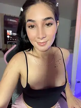 Snapshot of isa_hil chatting on May 2026 12:50:01 AM isa hil online show from May 2026 12:50:01 AM