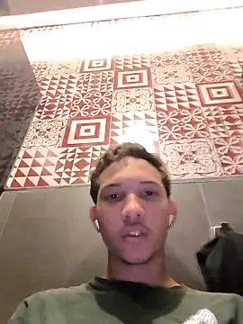 Gustavo063safado online show from April 2026 01:49:01 PM