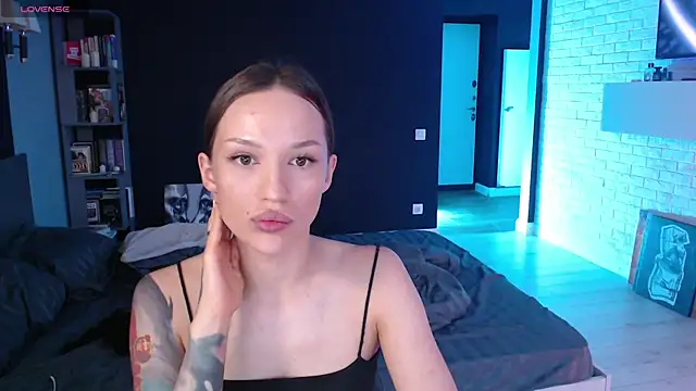 Jade Amore online show from July 2026 05:04:01 PM