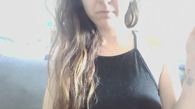 Snapshot of Hashleey chatting on February 2026 01:10:01 PM Hashleey online show from February 2026 01:10:01 PM