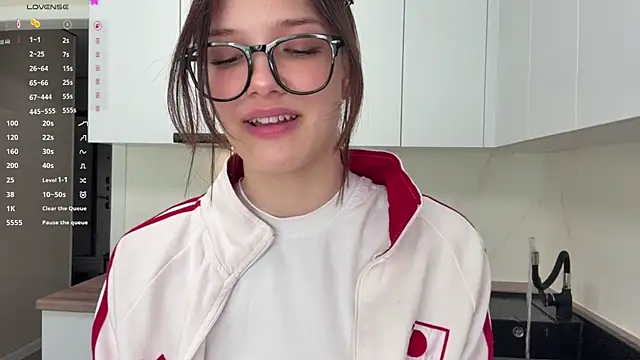 Carolini i online show from April 2026 02:00:01 PM