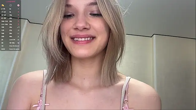 Snapshot of Carolini_i chatting on July 2026 04:40:01 PM Carolini i online show from July 2026 04:40:01 PM