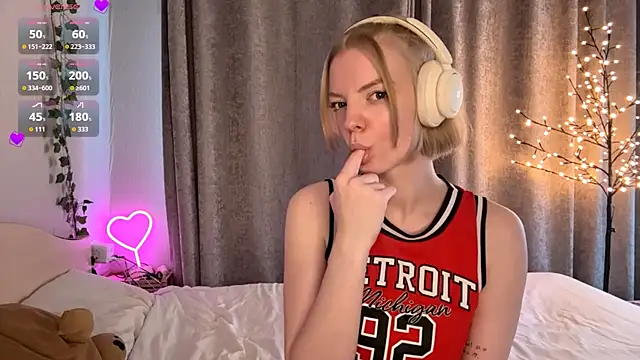 Snapshot of Marry_Sornatiko chatting on May 2026 03:17:01 PM Marry Sornatiko online show from May 2026 03:17:01 PM