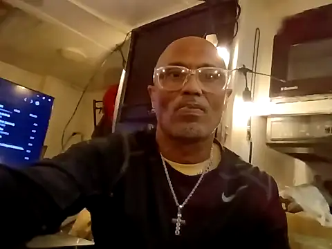 Snapshot of Baddesetboy4ya chatting on February 2026 01:03:02 AM Baddesetboy4ya online show from February 2026 01:03:02 AM