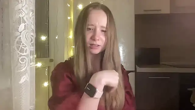 cutefoxieee online show from April 2026 09:20:01 PM