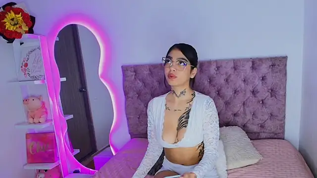 CamilaVelour online show from March 2026 03:01:01 AM