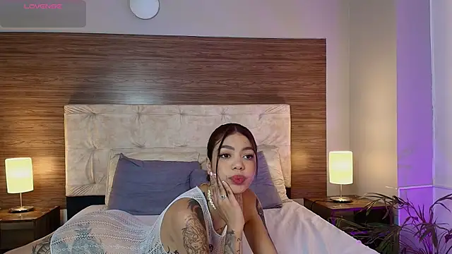 Snapshot of CamilaVelour chatting on June 2026 07:07:01 AM CamilaVelour online show from June 2026 07:07:01 AM