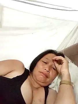 heesuu11 online show from April 2026 07:08:01 PM