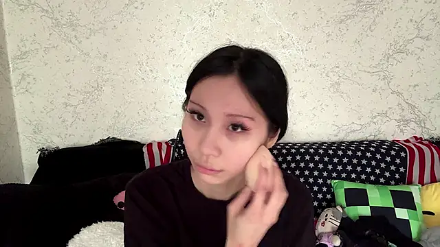 kishagrayone online show from May 2026 12:45:02 PM