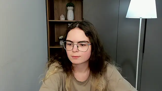 Snapshot of MyrlZangger chatting on February 2026 08:35:02 AM MyrlZangger online show from February 2026 08:35:02 AM