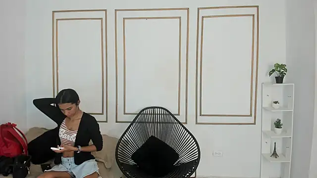 emily gaviria1 online show from May 2026 12:01:02 PM