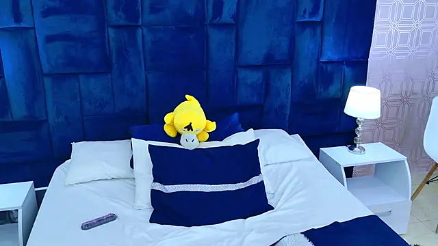 Cami Rousse online show from April 2026 12:23:01 PM