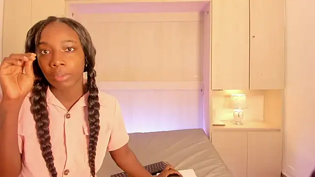 Snapshot of Oshun_444 chatting on June 2026 12:03:01 PM Oshun 444 online show from June 2026 12:03:01 PM