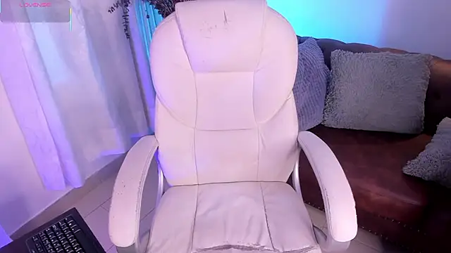 Snapshot of Salomee_Cute_ chatting on February 2026 08:29:01 PM Salomee Cute online show from February 2026 08:29:01 PM