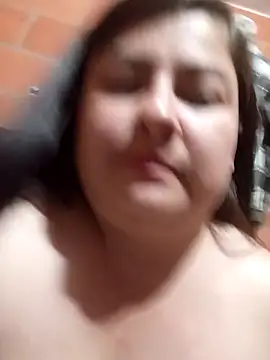 Snapshot of Bella_diamond01 chatting on February 2026 04:22:01 AM Bella diamond01 online show from February 2026 04:22:01 AM