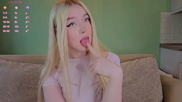 Snapshot of ChristinBland chatting on April 2026 01:19:01 PM ChristinBland online show from April 2026 01:19:01 PM