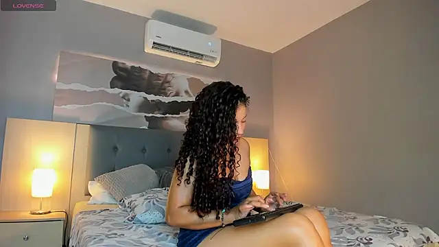 JeiLovee online show from May 2026 11:27:02 AM