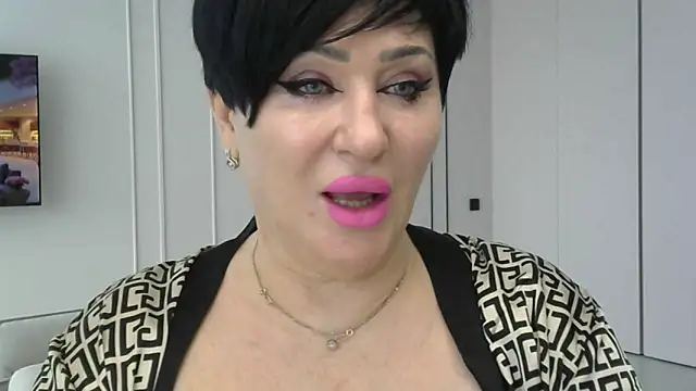 Snapshot of Kleotempt chatting on May 2026 12:12:02 PM Kleotempt online show from May 2026 12:12:02 PM