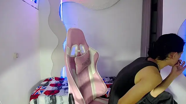 Larry craft online show from April 2026 08:13:02 PM