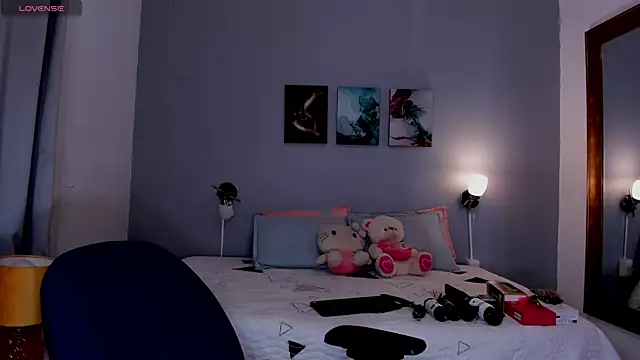 KimTaylorW online show from April 2026 02:46:02 AM