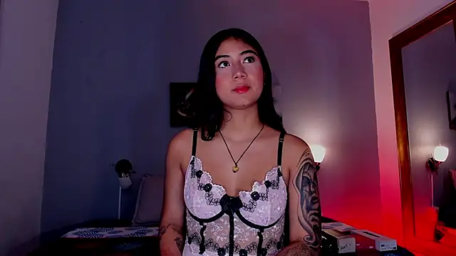KimTaylorW online show from April 2026 01:45:01 AM