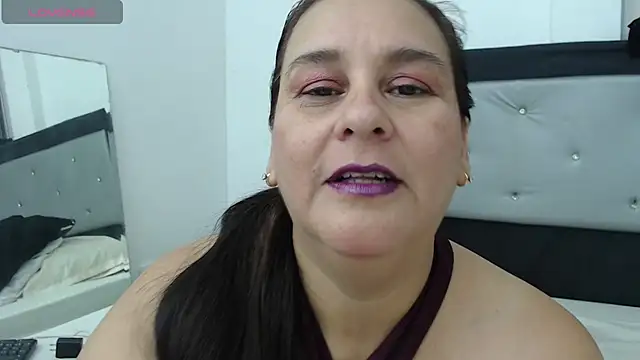 Snapshot of Sharlot_curvy chatting on May 2026 08:36:01 PM Sharlot curvy online show from May 2026 08:36:01 PM
