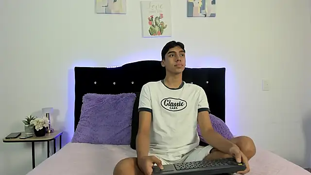 Eros Lux online show from March 2026 04:03:02 PM