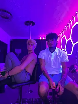 JULIANRAY online show from February 2026 05:28:02 AM