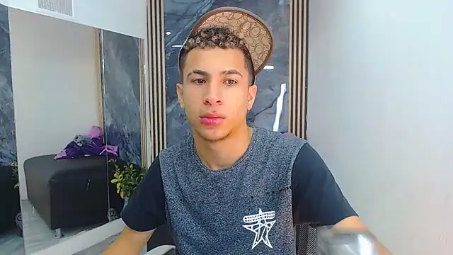 Hollmanhot online show from May 2026 02:51:01 AM