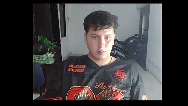 Snapshot of johan_M10 chatting on February 2026 04:43:02 AM johan M10 online show from February 2026 04:43:02 AM