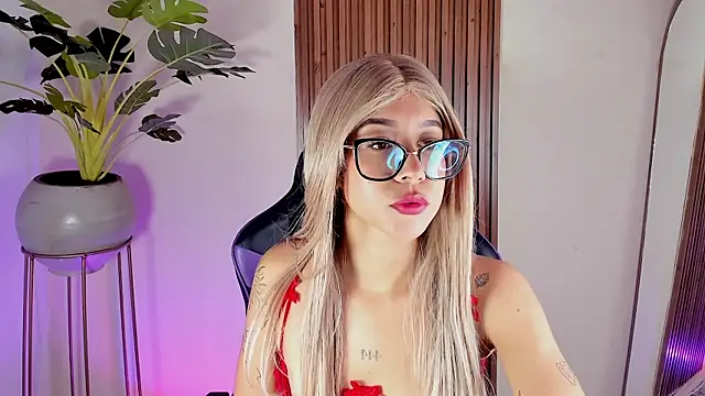 Lady  scarlett online show from April 2026 11:54:02 AM