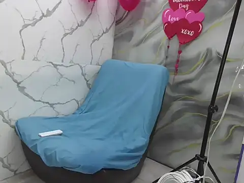 Snapshot of milk_drops chatting on February 2026 04:05:02 PM milk drops online show from February 2026 04:05:02 PM