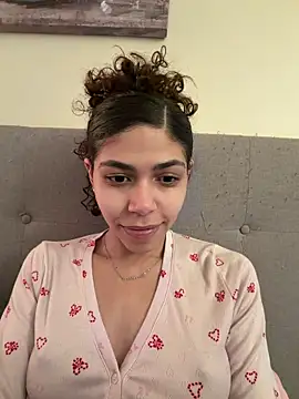 021hotcouple online show from April 2026 05:58:01 PM