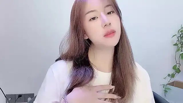 Snapshot of Baixi-01 chatting on April 2026 04:37:02 AM Baixi-01 online show from April 2026 04:37:02 AM