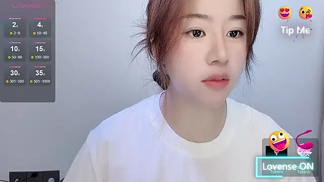 Snapshot of Baixi-01 chatting on April 2026 12:30:01 PM Baixi-01 online show from April 2026 12:30:01 PM