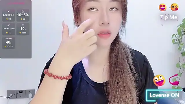 Snapshot of Baixi-01 chatting on April 2026 04:32:01 AM Baixi-01 online show from April 2026 04:32:01 AM