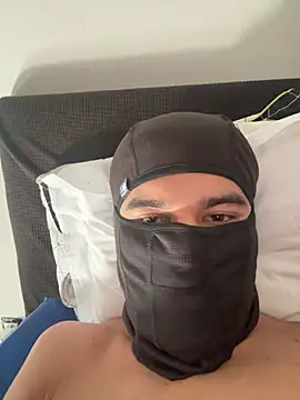 Snapshot of Chiennedusud chatting on February 2026 12:36:01 PM Chiennedusud online show from February 2026 12:36:01 PM