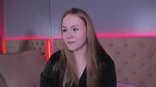 stacy moorex online show from April 2026 08:37:01 PM
