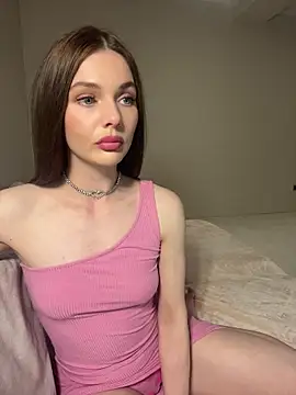 AliceVelour online show from June 2026 06:21:02 PM