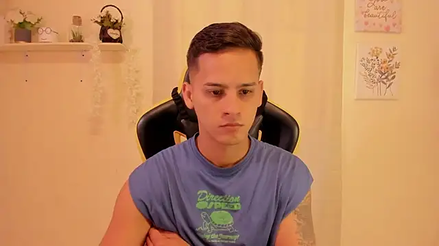 Snapshot of sexy_andres01 chatting on February 2026 01:53:02 PM sexy andres01 online show from February 2026 01:53:02 PM