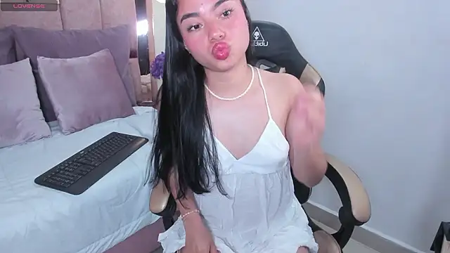 Snapshot of shelseanova chatting on February 2026 01:43:01 PM shelseanova online show from February 2026 01:43:01 PM