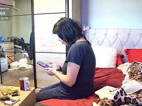 Snapshot of tess1980 chatting on February 2026 06:01:01 AM tess1980 online show from February 2026 06:01:01 AM