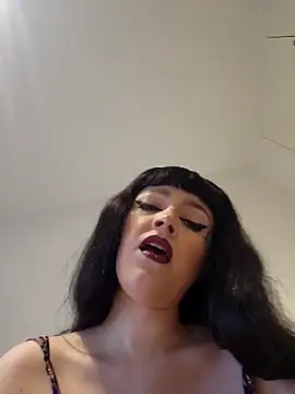 Mommynatrix online show from April 2026 05:29:01 PM