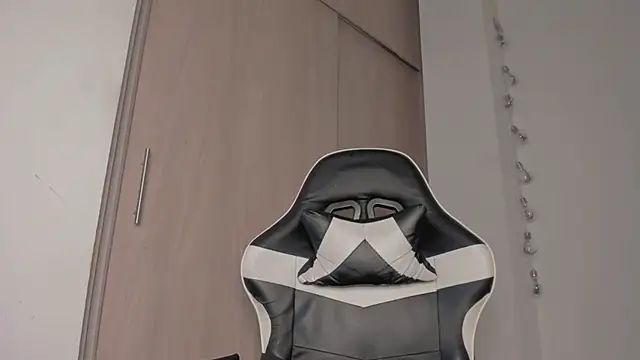 Axel  Blaze online show from March 2026 12:22:01 PM