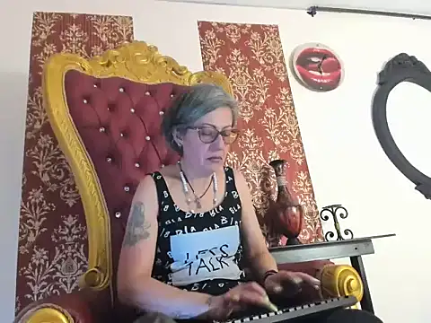 Hades Lyra online show from March 2026 02:57:01 PM