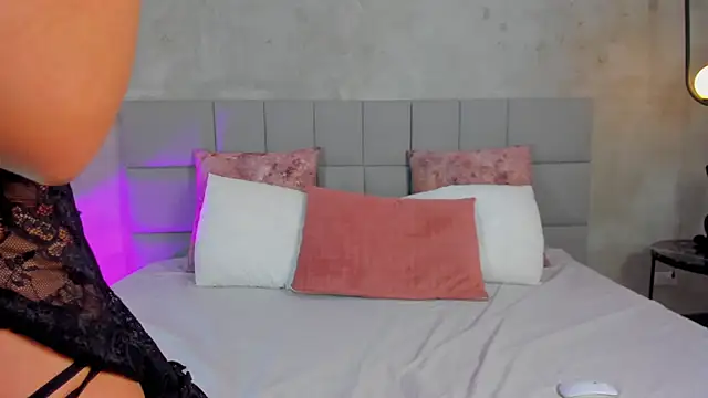 Olivia Sinclair online show from March 2026 11:32:02 AM