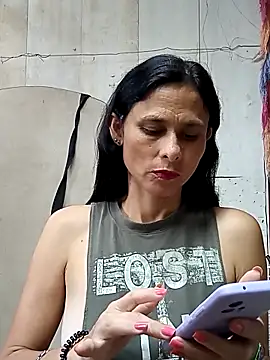 yuliitza4 online show from May 2026 01:38:02 PM
