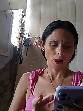 yuliitza4 online show from May 2026 02:01:02 PM