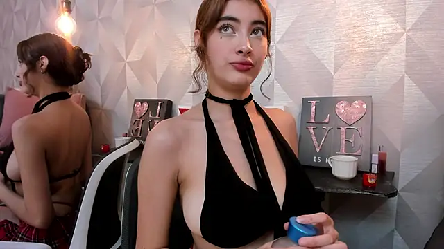 Scarlet 22  online show from March 2026 04:24:02 PM